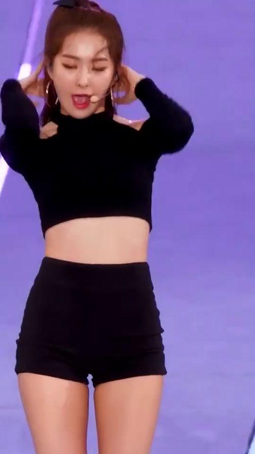 国产女艺人动作视频,国产女艺人动作片中的热血瞬间