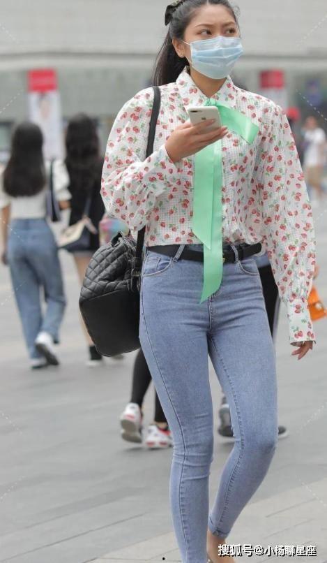 国产牛仔裤熟女视频,国产牛仔裤演绎时尚魅力