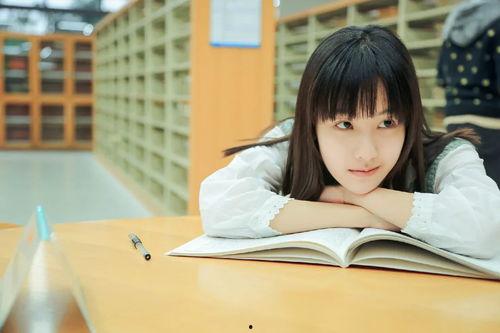 国产清纯学生在酒店视频,国产清纯学生私密瞬间曝光